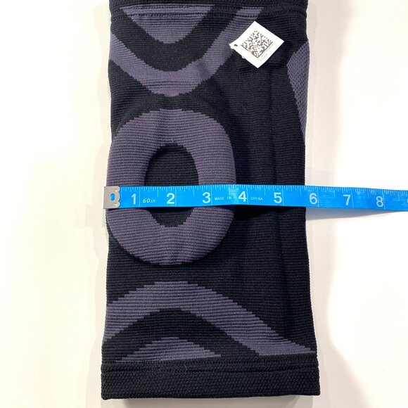 Vive Stabilizing Knee Sleeve, Size Medium in Black and Gray with compression - Picture 10 of 10